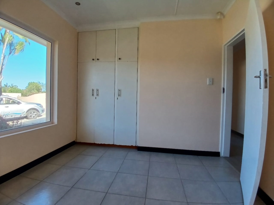 5 Bedroom Property for Sale in Beacon Bay Eastern Cape